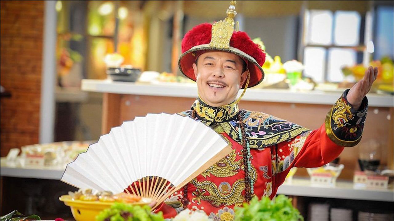 皇阿玛张铁林年轻时后宫佳丽三千63岁与刘玉婉相互作伴