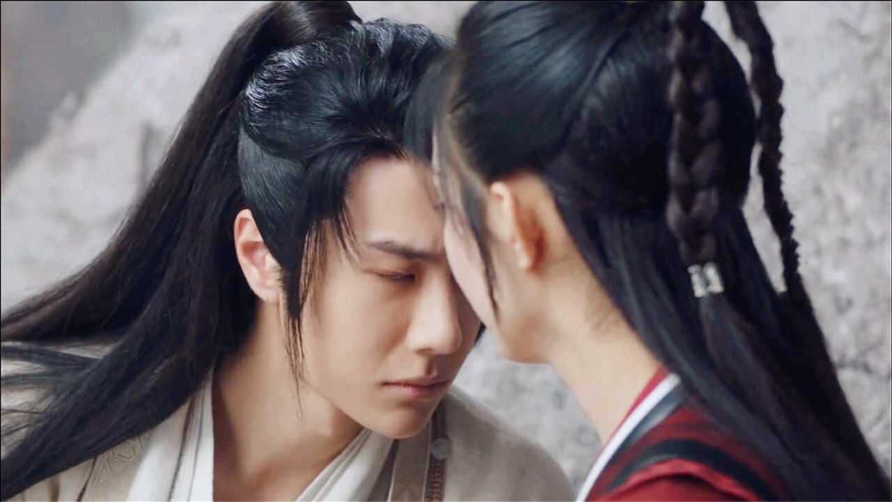 有翡谢允和周翡秀恩爱一言不合就亲吻周翡满脸羞涩