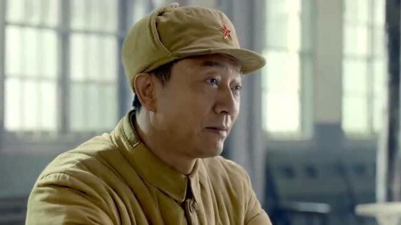 特赦1959:叶立三爱钻空子,要求他写个人简历就想草草了事,太厉害了!