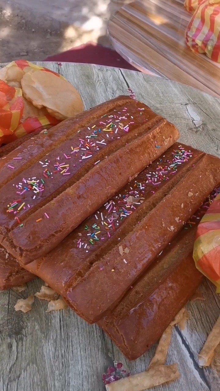 快看焦作府城村农家炸的大麻糖一尺多长