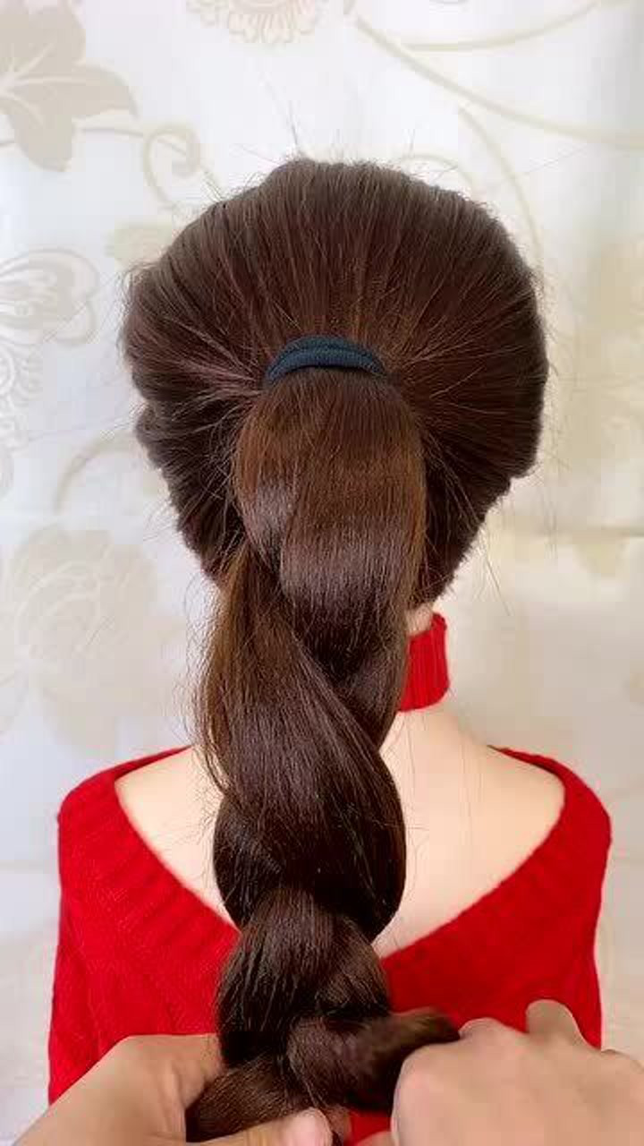 两根马尾套出来的发型,跳一天都不会散!