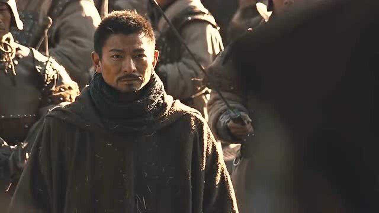 墨攻:墨者革离建造瓮城来抵御敌人