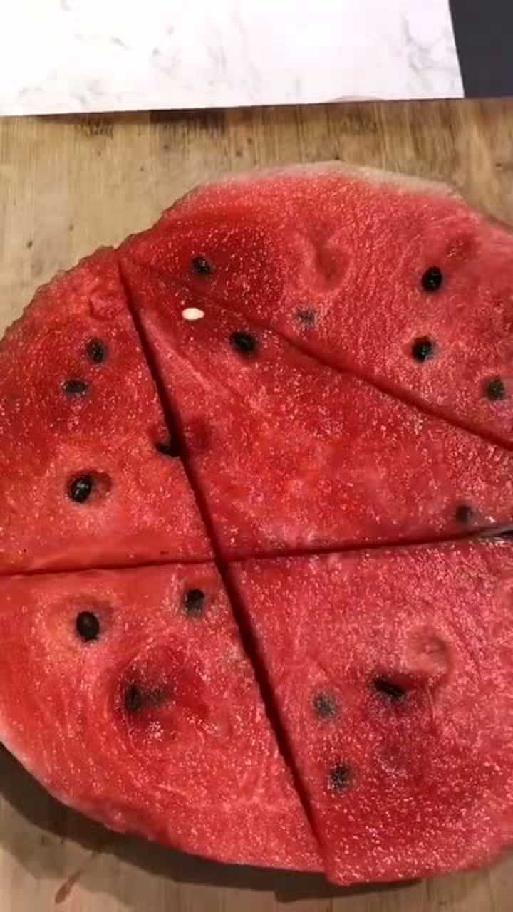 西瓜简单切出五角星