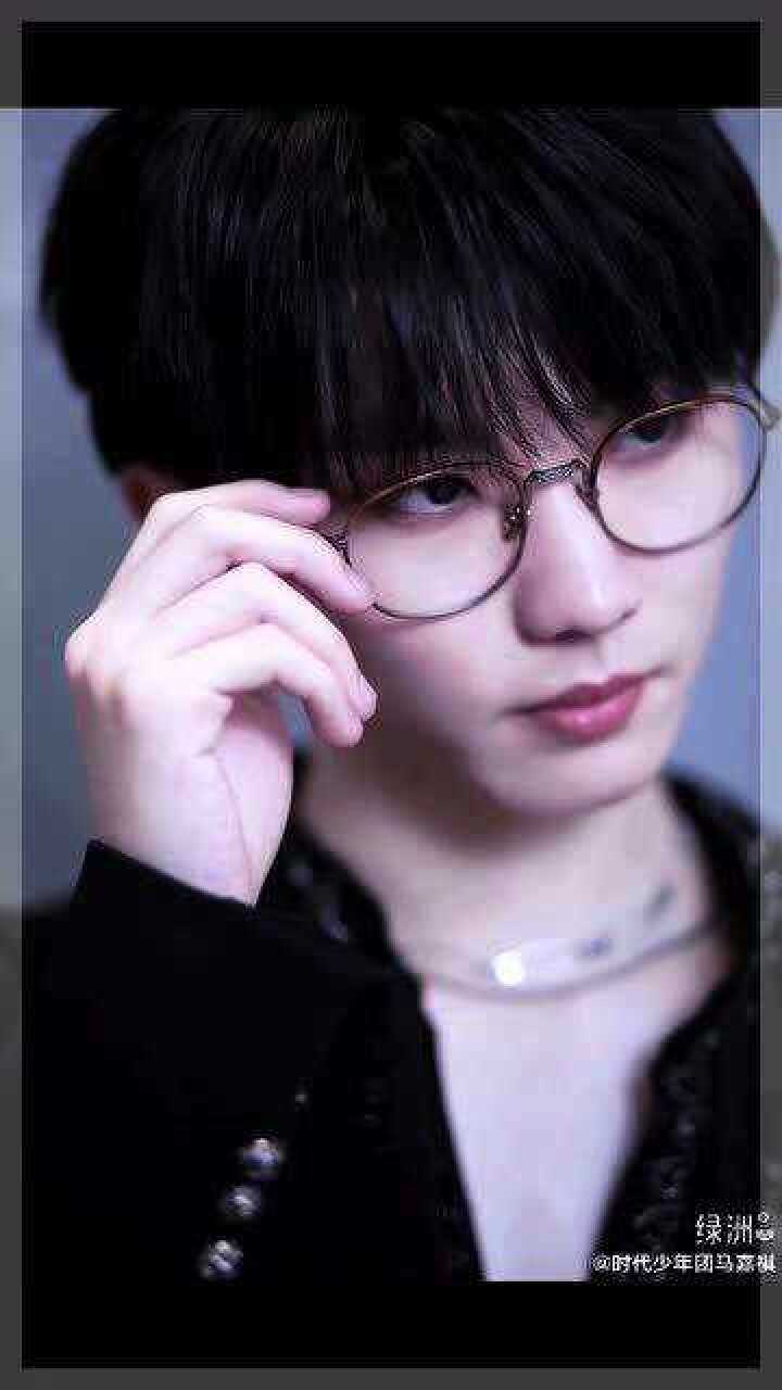 时代少年团当tnt戴上眼镜请你们眼镜半永久谢谢
