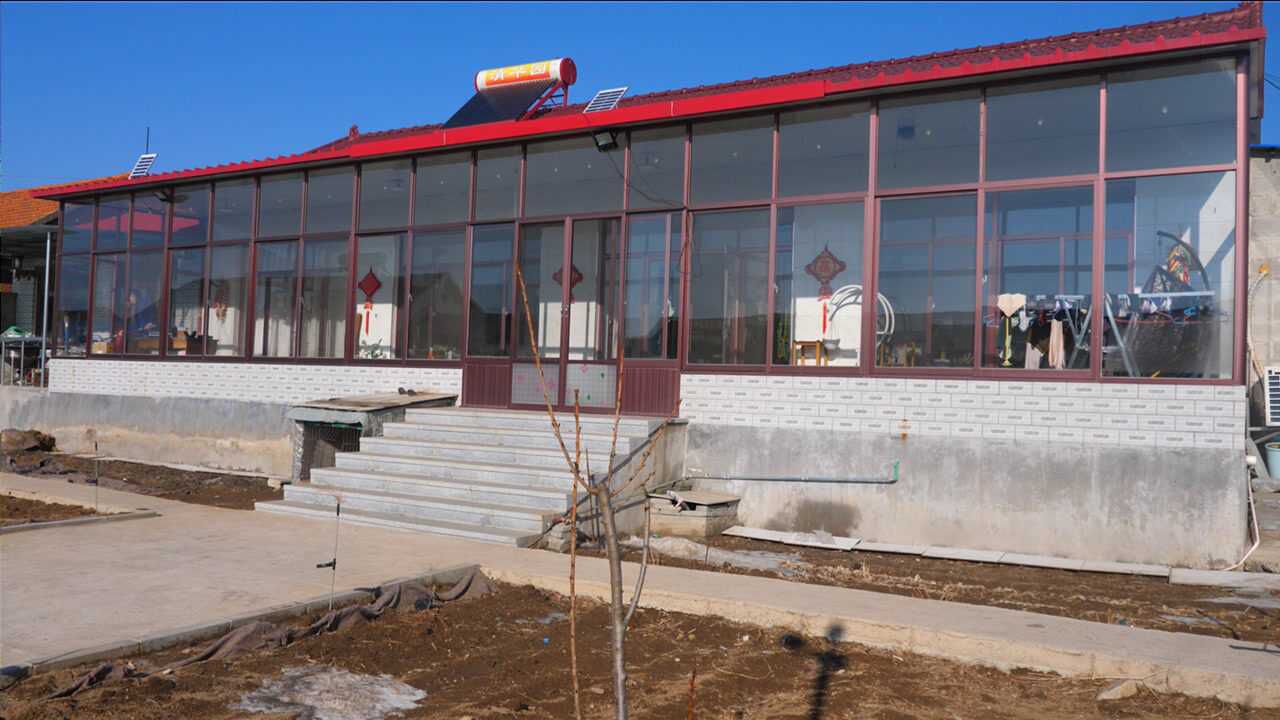 东北农村盖新房需要多钱?带你看所有格局,冬天阳光房里快30度了