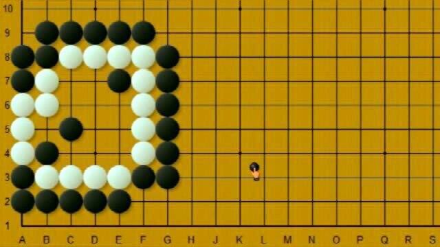 4段死活:黑先,吃白子不难,但要杀掉整块白棋却要费一番脑筋!