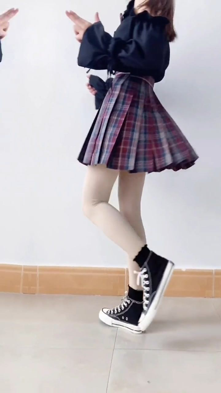 jk小姐姐搭配帆布鞋是你喜欢的少女吗