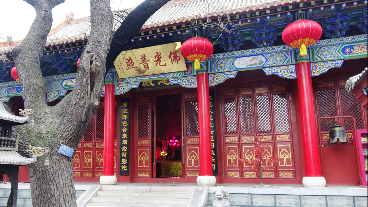 在太原闫家沟村,有一座隐在社区里的观音庙,香火旺盛_腾讯视频