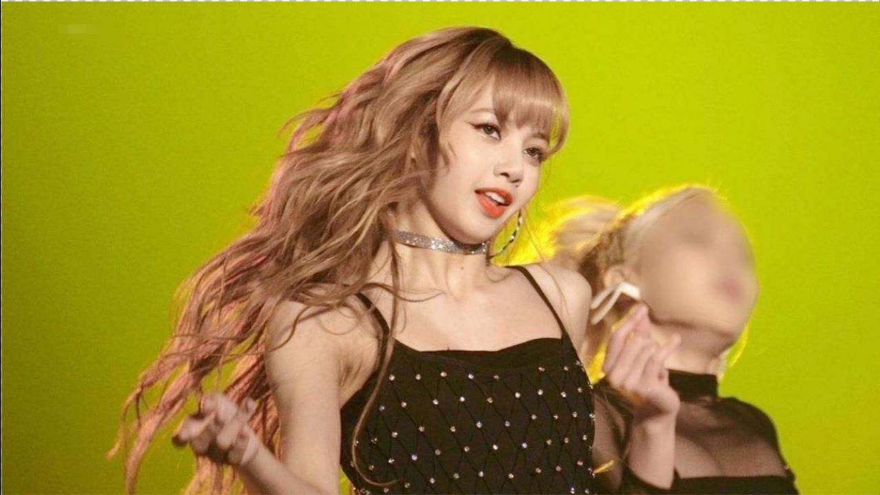 blackpink主舞擔當lisa沙雕魔性舞合集:打車舞 撲粉舞 螃蟹舞