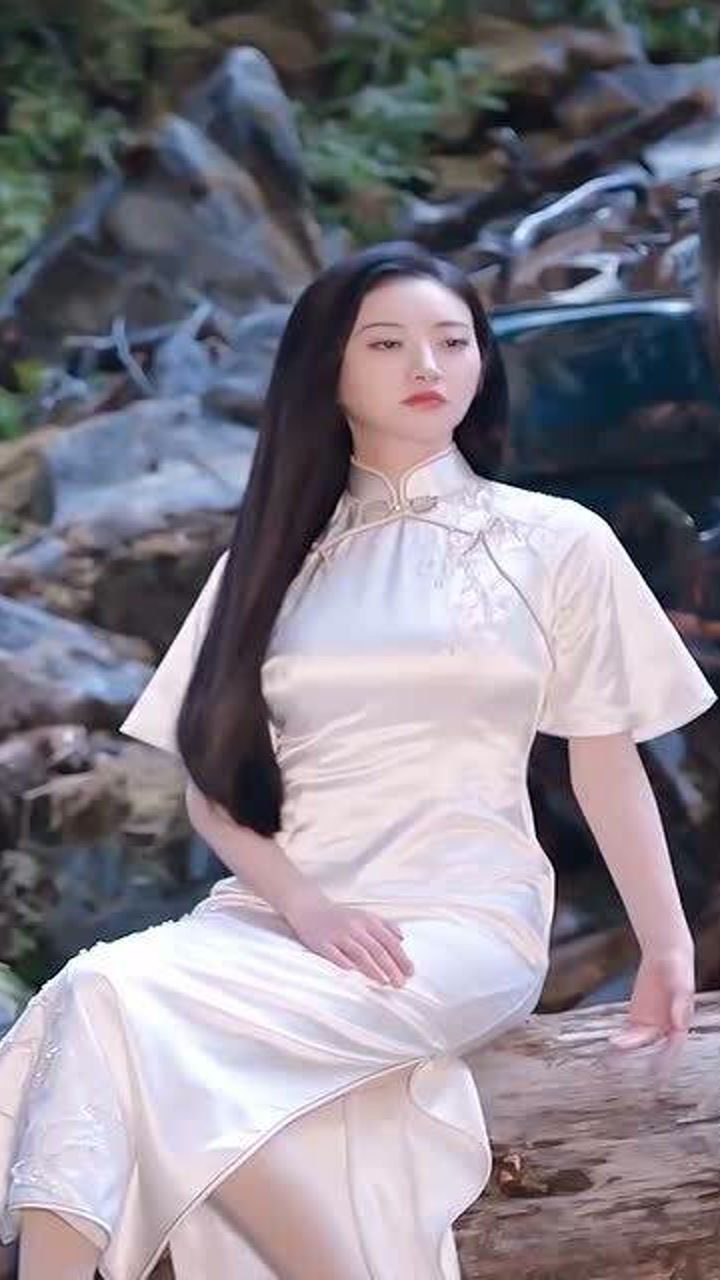 景甜气质太适合司藤了,民国风旗袍知性优雅,行走的旗袍架子!