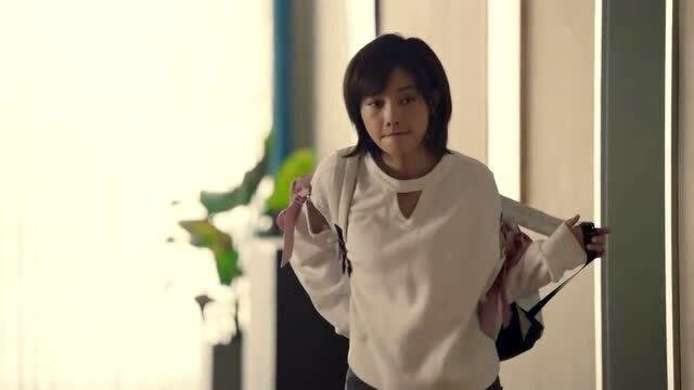 你好安怡乔悠想要偷偷溜出家和李遥一起作战却看到了神秘人