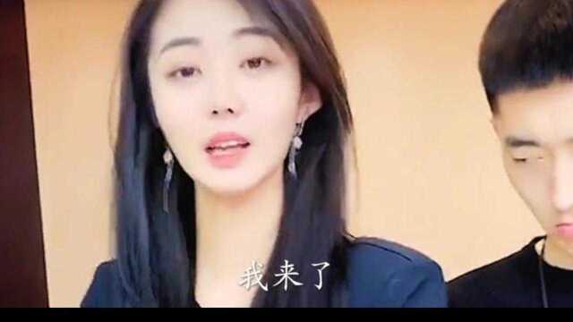 美女老板发工资亲一口加500块,你乃到这好事吗?#剧说经典征稿#