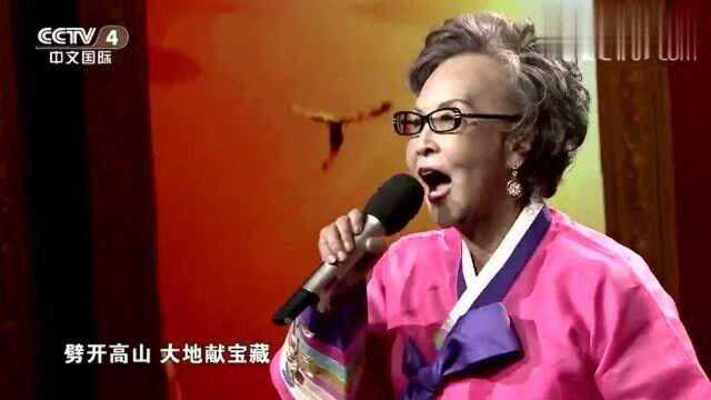 歌唱家方初善演唱《红太阳照边疆》经典歌曲,令人回味!