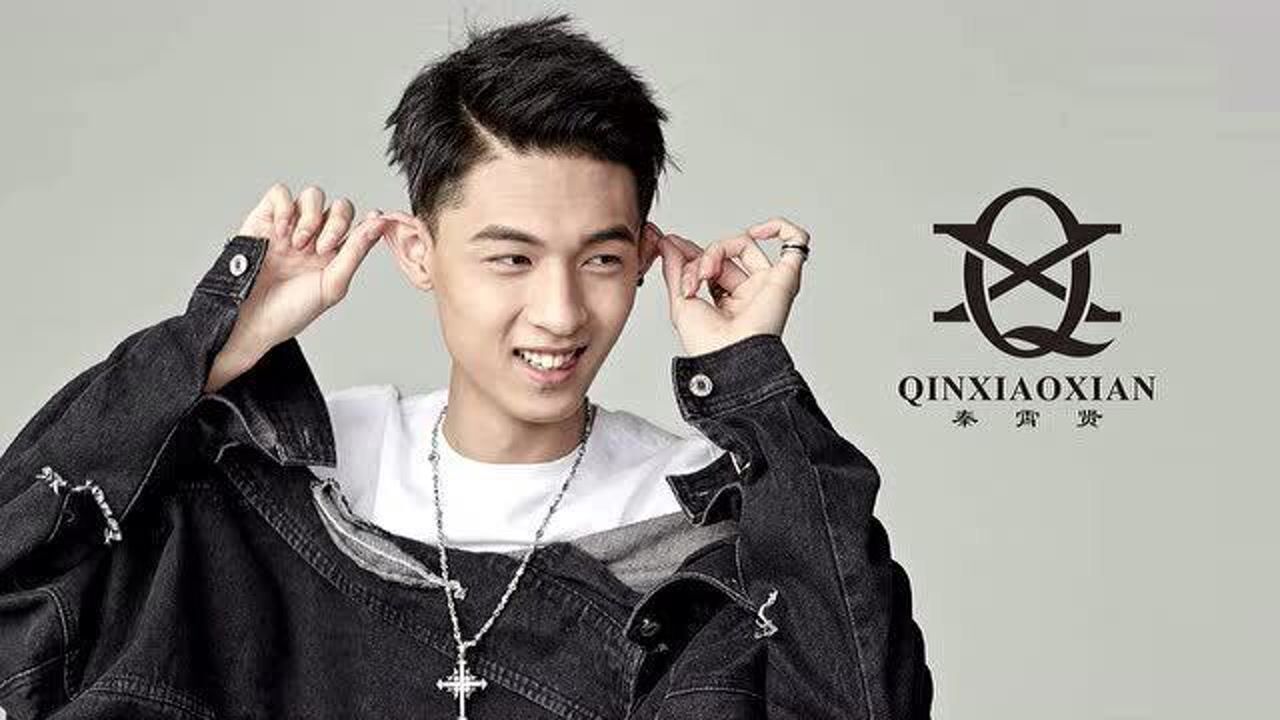 给德云社秦霄贤设计个logo,你喜欢哪一版呢?