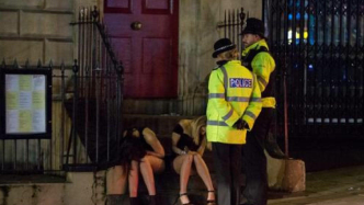 克伦姆街的恶魔：英国警察在家里搜出六具尸体，她们都是花季少女