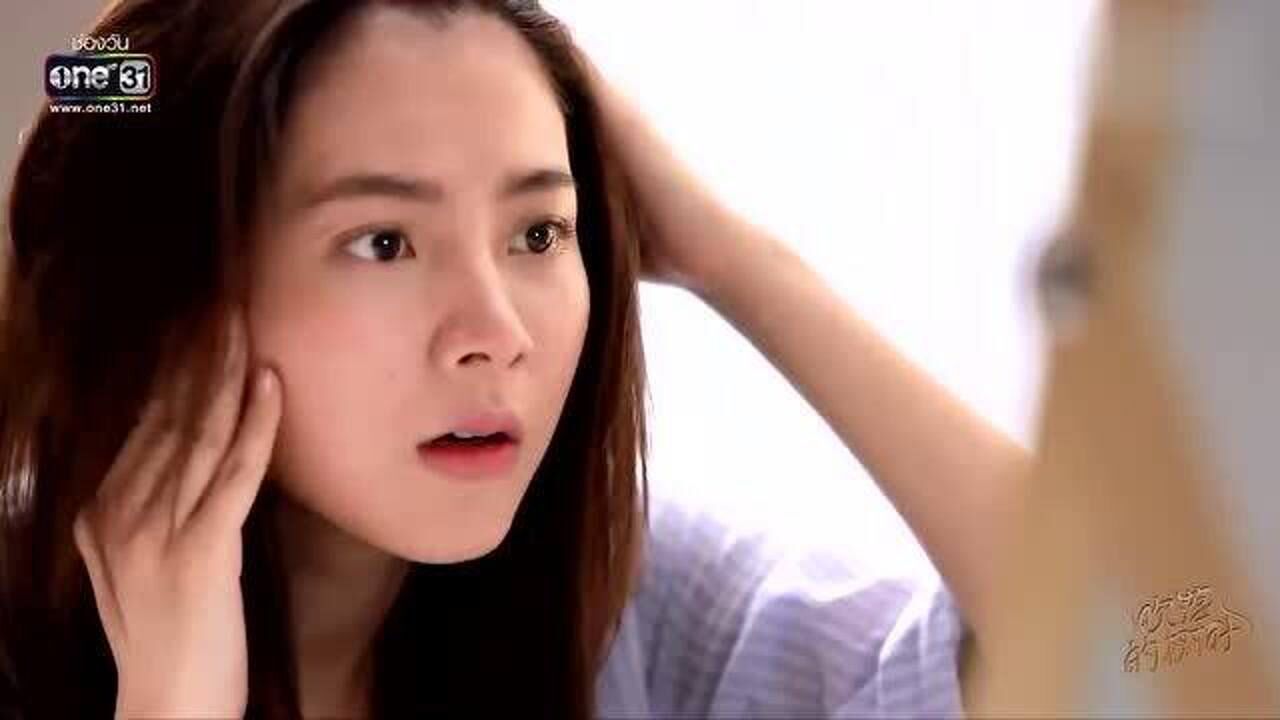 吹落的树叶小水看见自己的头发正常长出来了嘴角露出欣喜微笑