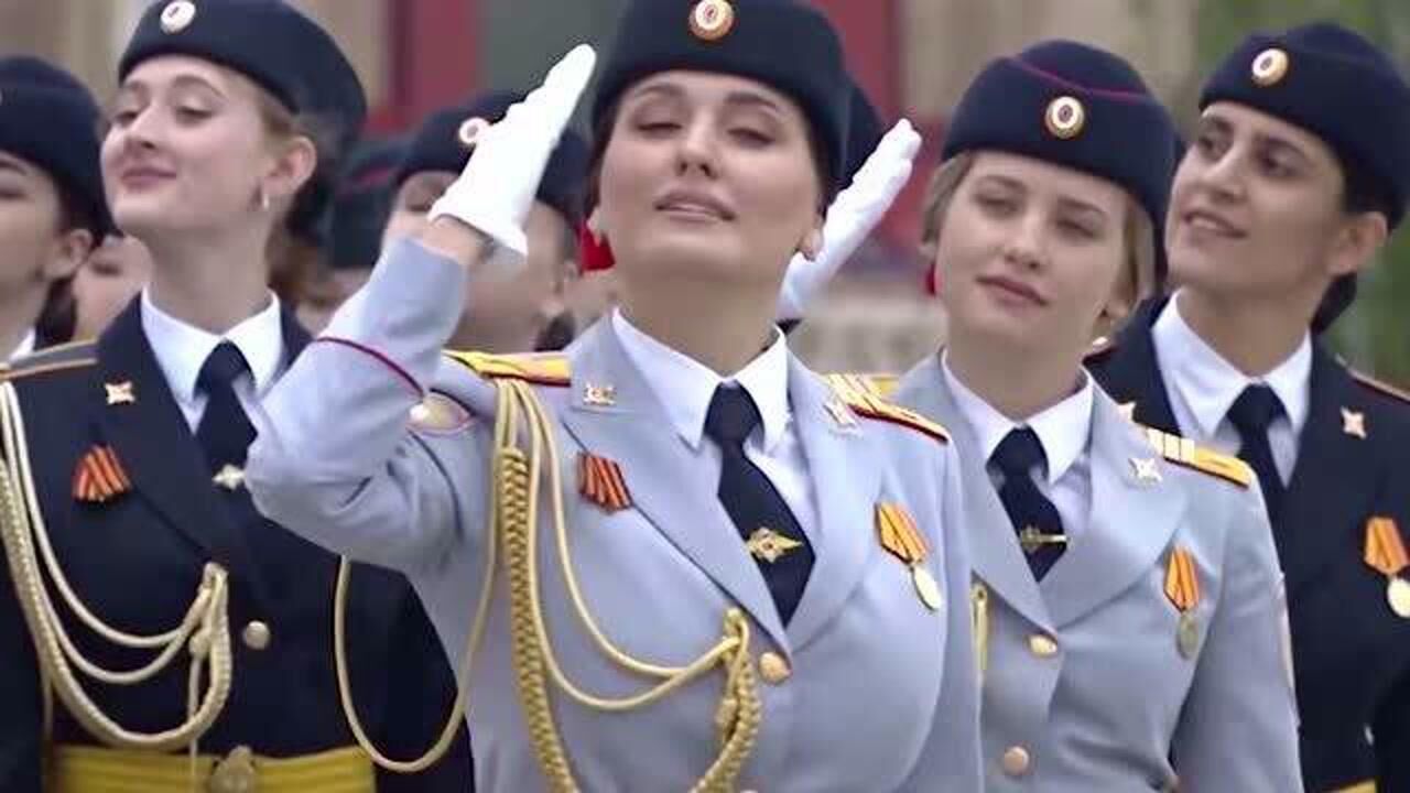 俄罗斯女阅兵太美了图片