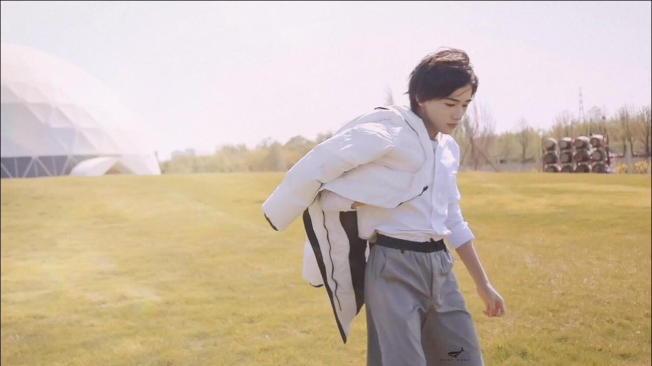 宋亚轩的手势你get到了吗tnt手势忘不掉比心手势太甜了