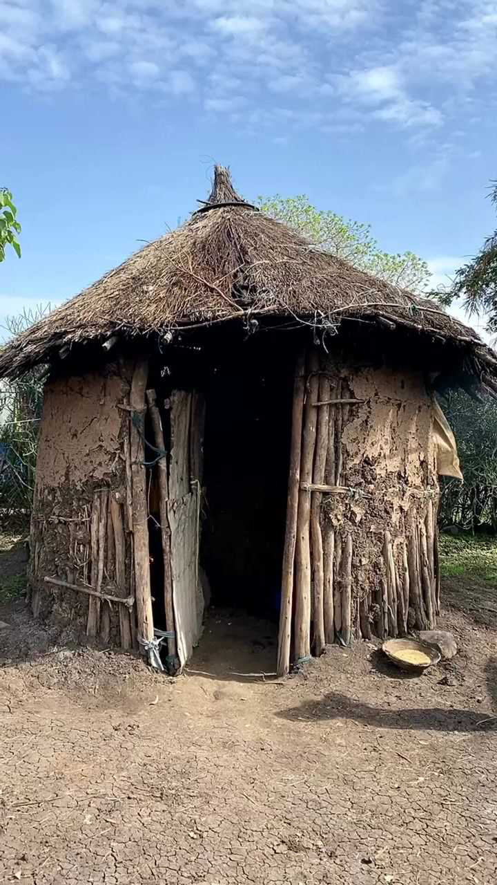 非洲原始部落的厨房,真是太简陋,生活不容易了