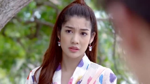 泰剧玻璃面具:女主看见发小后唤醒记忆,男友看见疯狂吃醋!