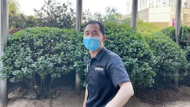 石家庄47岁男人街头发传单,6小时被上千人拒绝,我给他出了一招