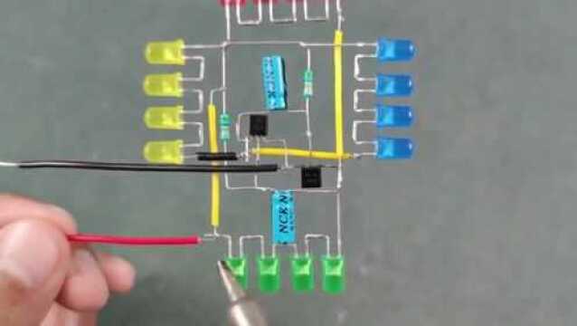 电子小制作,大神自制爆闪灯