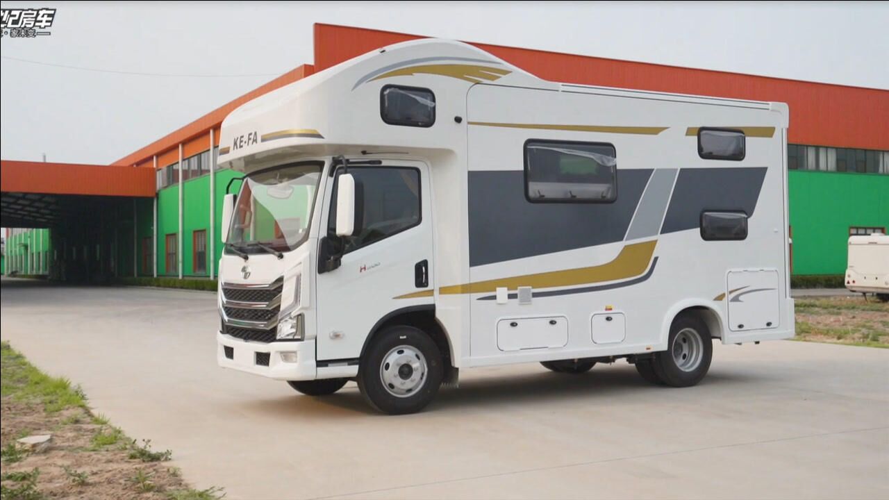 有6张床能睡下7个人,800w太阳能 800ah锂电,科发北极熊平头轻卡房车