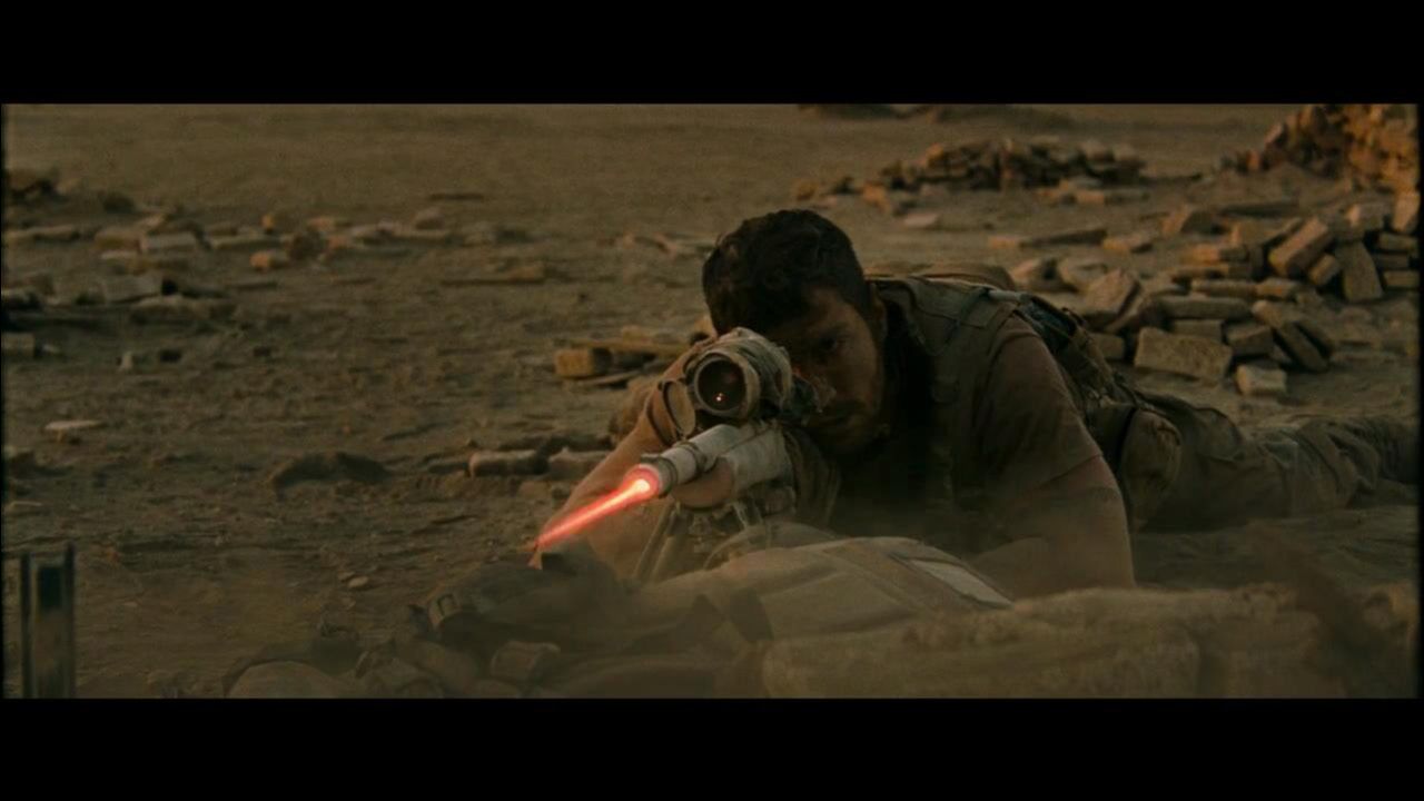 狙击手埋伏沙漠20多小时以为没有敌人可刚一起身就被爆头