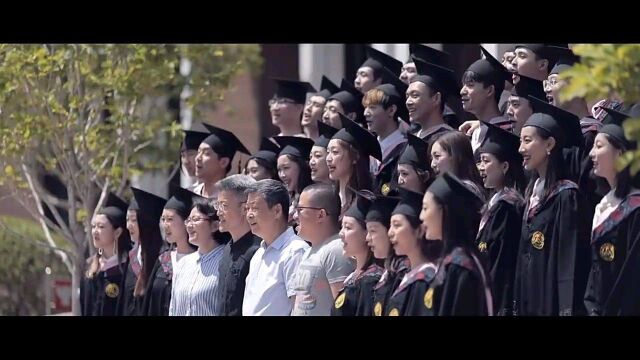 中国传媒大学毕业照