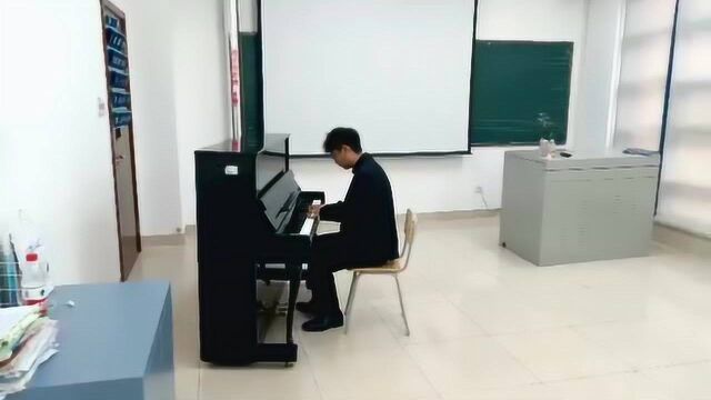 绚丽年华第十四届全国美育成果展作品董金房钢琴曲《洋娃娃和小熊跳舞》.视频简介:《洋娃娃和小熊跳舞》是一首波兰儿歌,快乐的旋律,让快乐的音符...