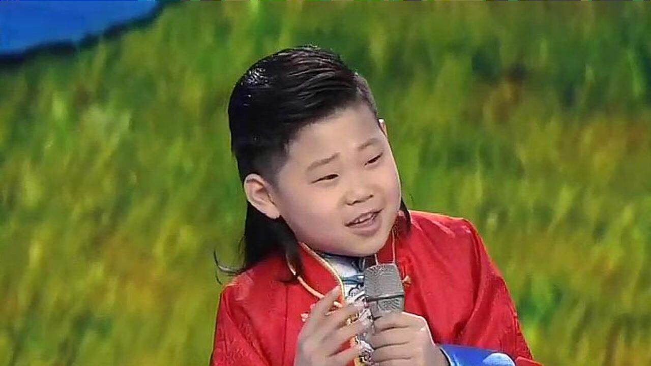 9岁蒙古小男孩上央视台风太正气场强大现场演唱蒙古歌简直中国好声音