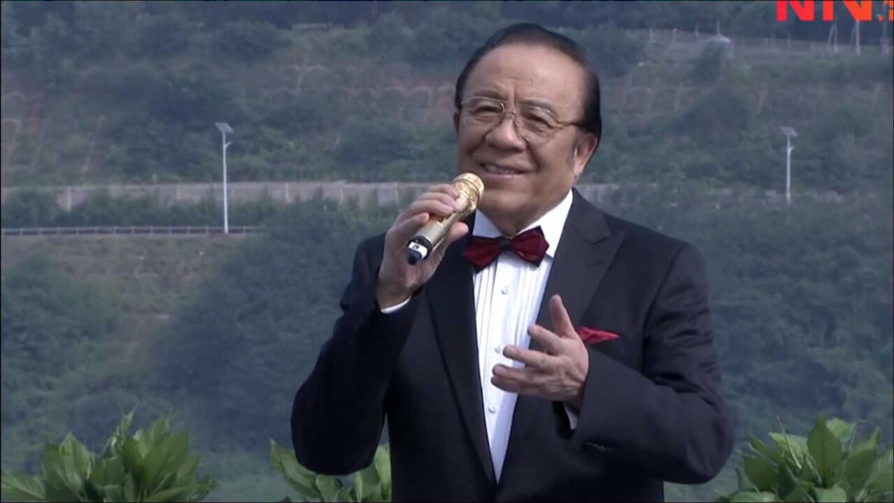 杨洪基演唱《祖国慈祥的母亲》,唱功深厚不减当年,唱得太好听了