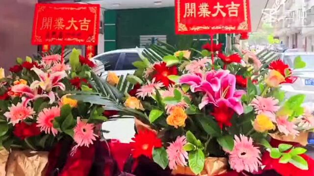 [烟花][烟花]㊗️贺粤字号【粤精彩】房地产代理综合商,峰光路裕光市场(煜炜店)盛大开业[庆祝][庆祝][庆祝] [福] 我们是一群追逐自己理想而拼搏的