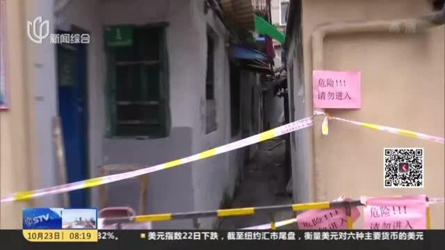 芷江中路一老房深夜起火 幸无人员伤亡