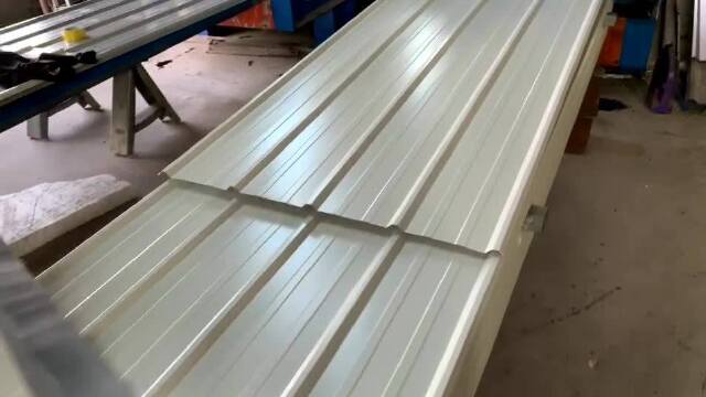 彩钢瓦彩钢瓦 彩涂瓦楞板 白色彩涂压瓦