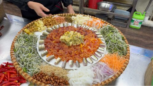 脆甜爽口的蓝刀鱼跟金黄诱人的黄肉鲤鱼一起拼盘做的横县鱼生,味道太