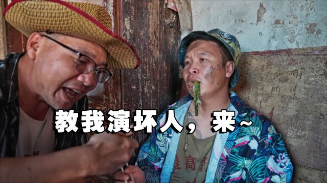 漠叔宣传海鲜,渔民不愿意收钱,大家配合的很融洽