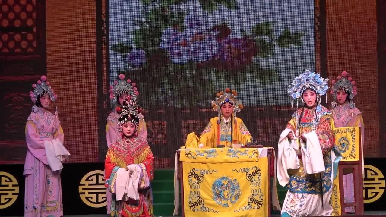 秦腔《闯宫抱斗》唱段,演唱上有板有眼,字正腔圆的表演精彩极了