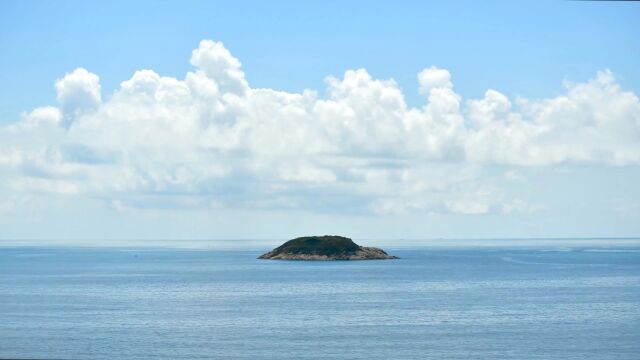 夏天夏季夏日蓝天白云海景蔚蓝海岸沙滩清澈浪花海边风景