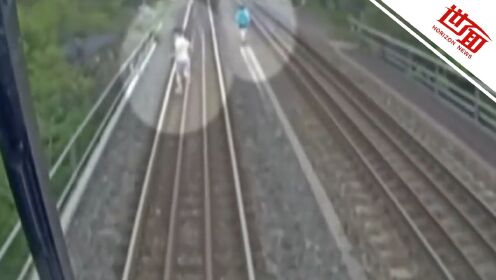 国际丨加拿大3青年铁轨边游玩遇火车 青年疾跑逃命瞬间被拍下
