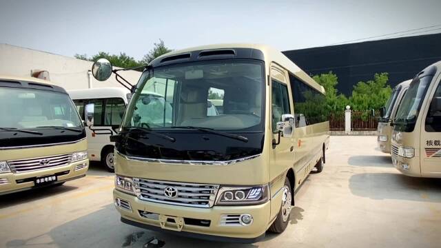 丰田考斯特17座商务车,90多项配置实用豪华