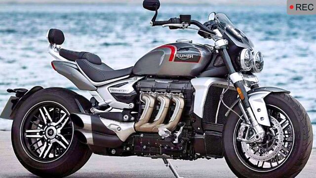 凯旋火箭,排量高达2500cc