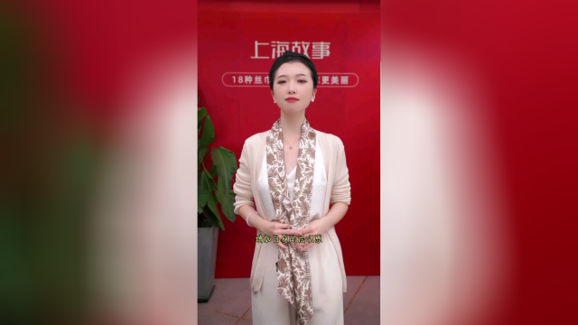 素色衣服配浅色系丝巾,那叫一个美