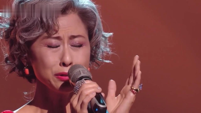 61岁的叶倩文再唱《祝福》,开口就唱哭杨千嬅,网友:蚌埠住了!