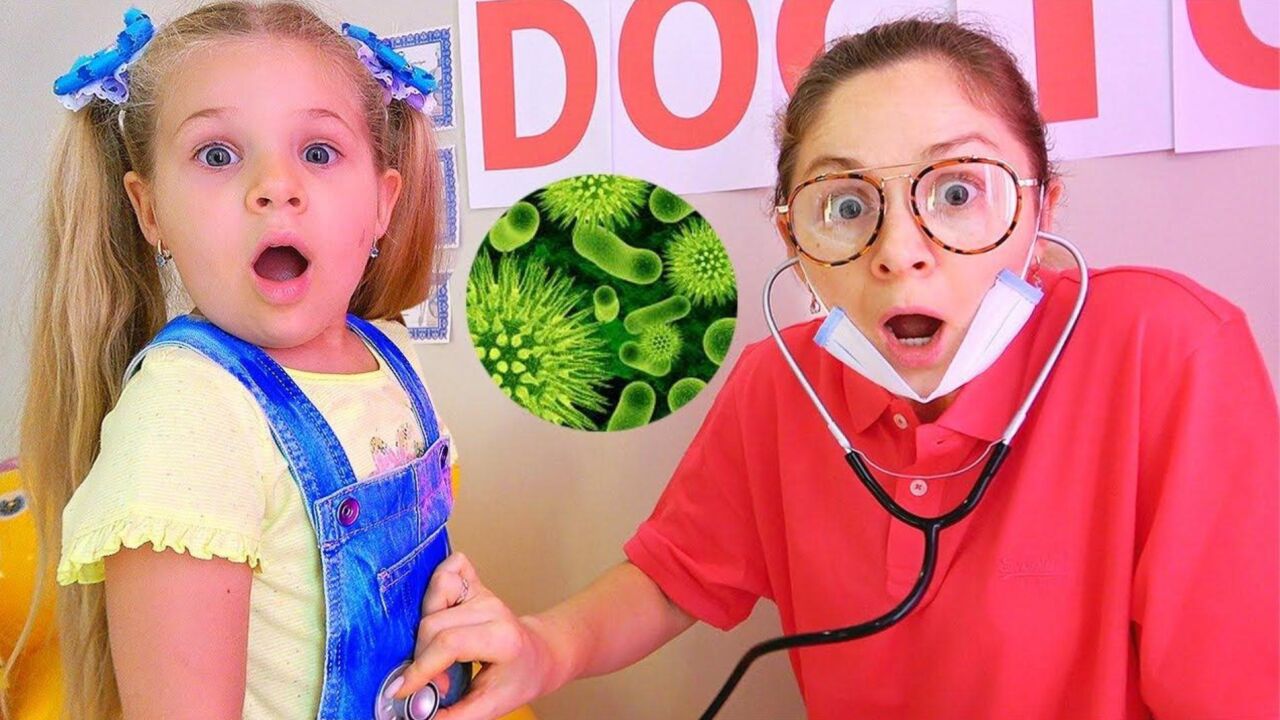 diana dan roma halloween hantu