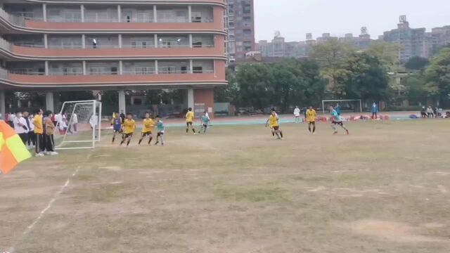 南海桂江二中足球队荣获桂城街道中小学生足球联赛 中学男子组冠军!