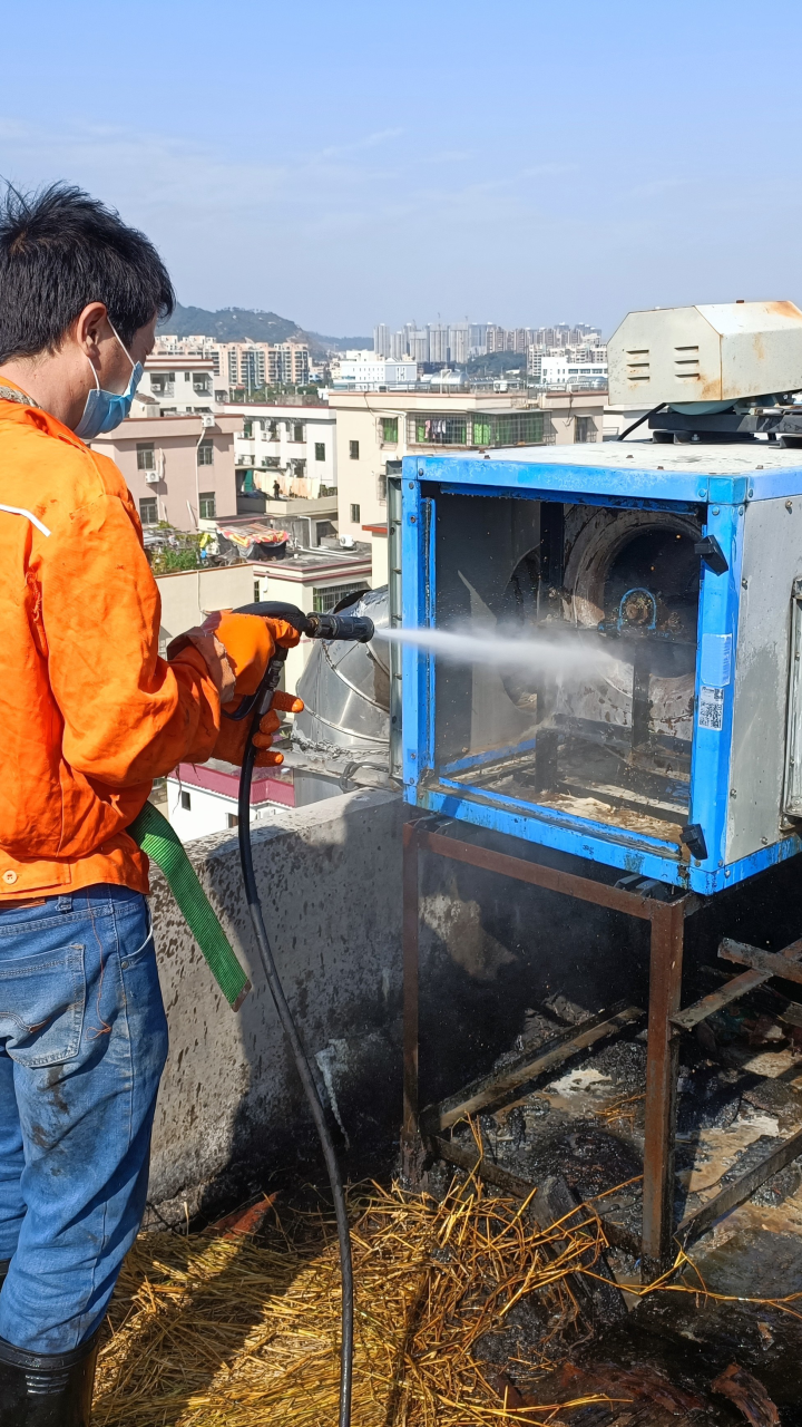 珠海餐厅大排档油烟机清洗,油烟风管,净化器清洗!