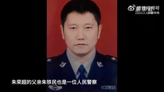 吉林长春火车站,030695特殊的警号护航春运