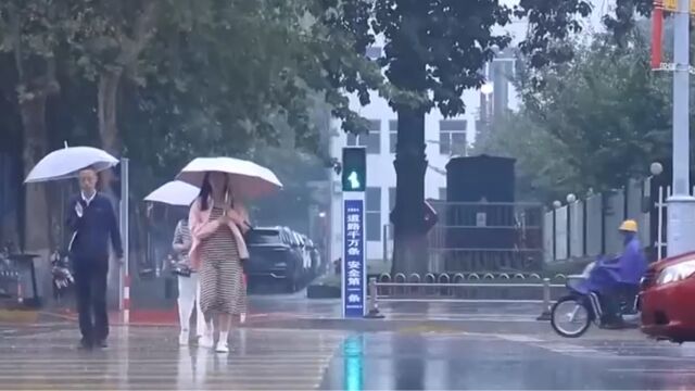 多地发布暴雨红色预警,本轮降雨进入最强时段,中央气象台:发布暴雨黄色预警和强对流天气蓝色预警