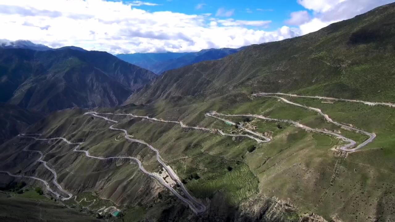 西藏奇观怒江72拐,有人在4618米赞美风景,有人却一生不敢前往